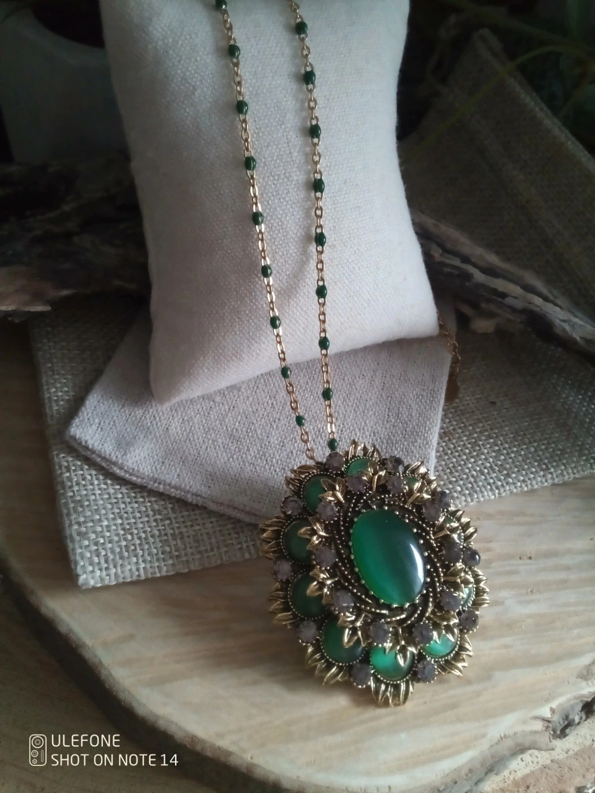 Collier pendentif vintage style camée pierres oeil de chat vert – photo 2